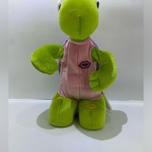 Singing turtle  that sings funky town